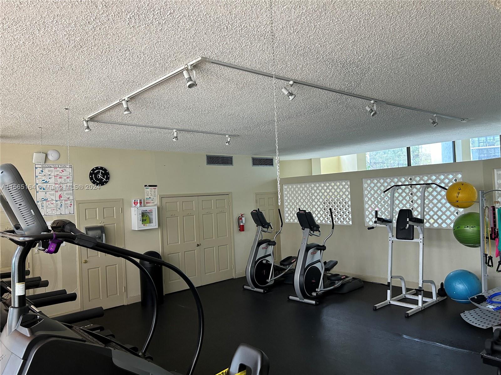 1000 Parkview Dr 909, Hallandale Beach, Florida 33009, 3 Bedrooms Bedrooms, ,2 BathroomsBathrooms,Residentiallease,For Rent,1000 Parkview Dr 909,A11565164