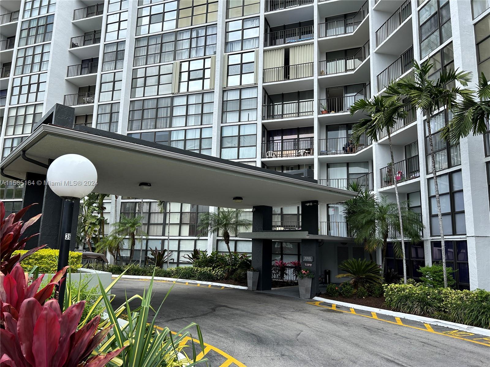 1000 Parkview Dr 909, Hallandale Beach, Florida 33009, 3 Bedrooms Bedrooms, ,2 BathroomsBathrooms,Residentiallease,For Rent,1000 Parkview Dr 909,A11565164