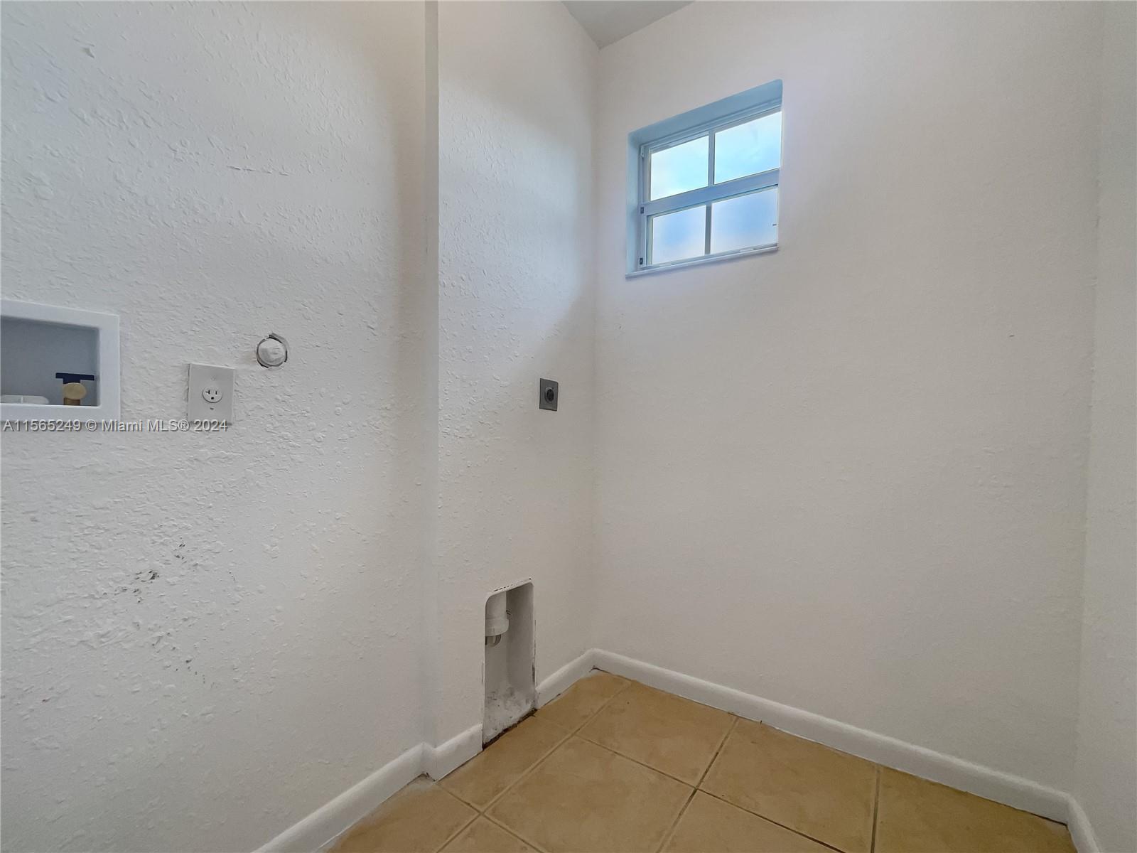 394 NE 36th Ave Rd, Homestead, Florida 33033, 5 Bedrooms Bedrooms, ,2 BathroomsBathrooms,Residential,For Sale,394 NE 36th Ave Rd,A11565249