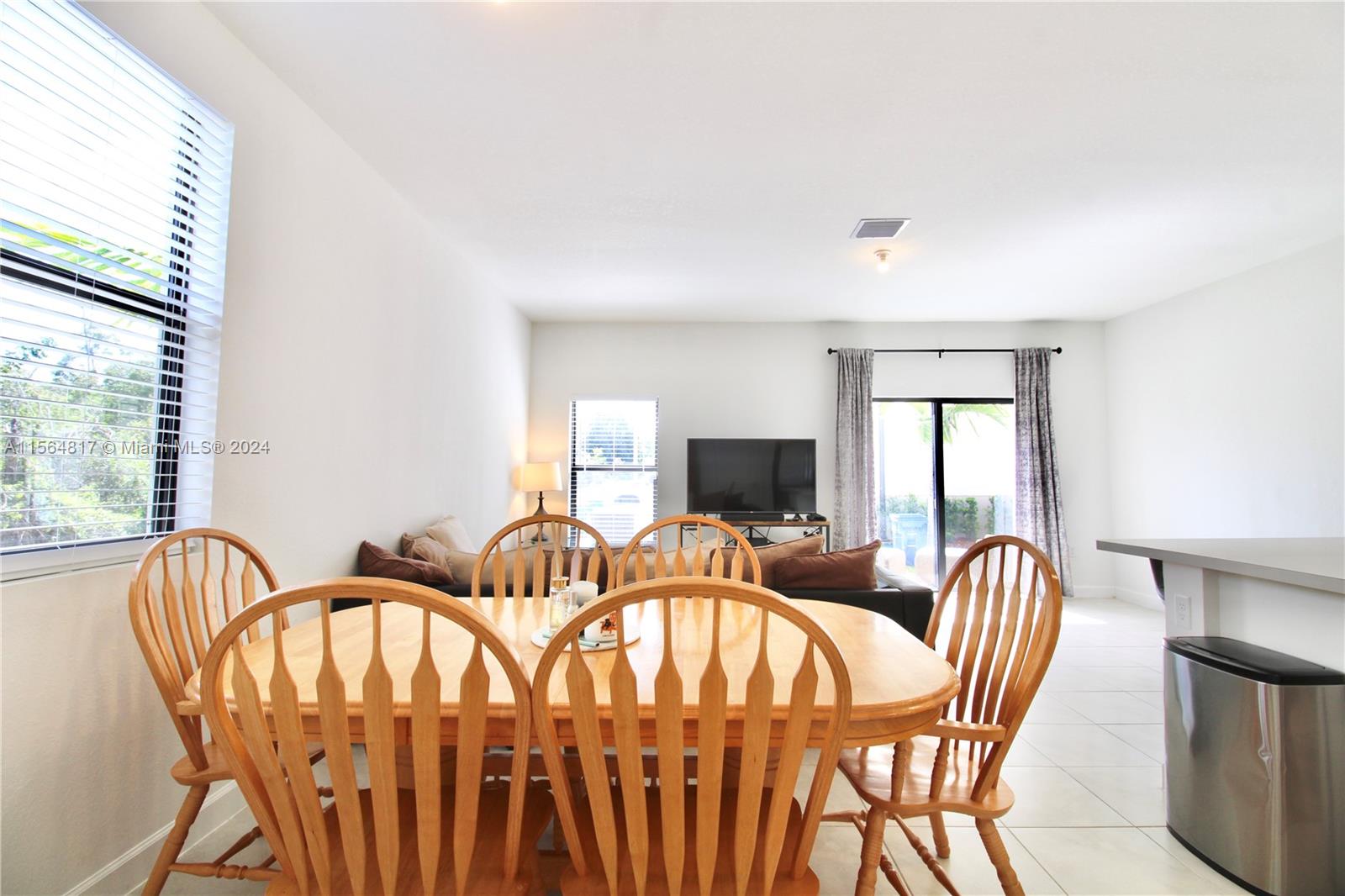 601 SW 11th St 601, Florida City, Florida 33034, 3 Bedrooms Bedrooms, ,2 BathroomsBathrooms,Residentiallease,For Rent,601 SW 11th St 601,A11564817