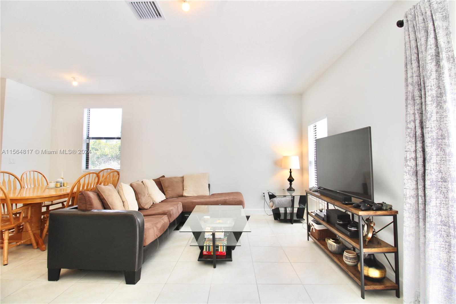 601 SW 11th St 601, Florida City, Florida 33034, 3 Bedrooms Bedrooms, ,2 BathroomsBathrooms,Residentiallease,For Rent,601 SW 11th St 601,A11564817