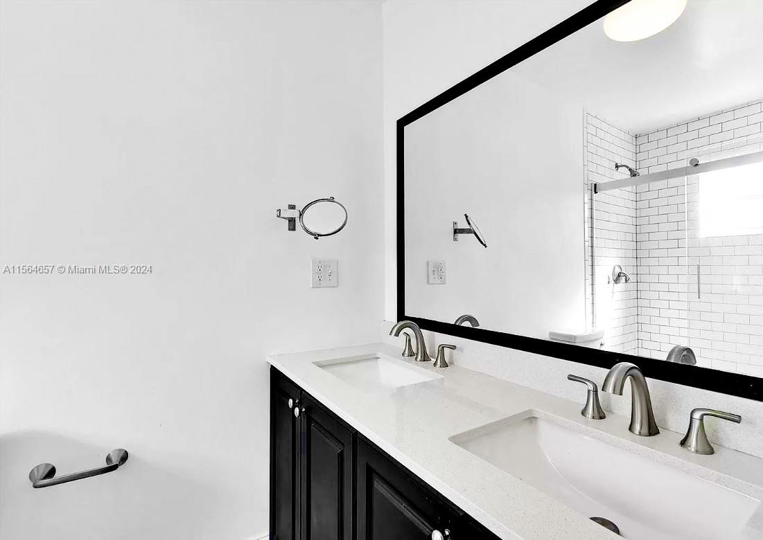 311 S 24th Ave, Hollywood, Florida 33020, 3 Bedrooms Bedrooms, ,2 BathroomsBathrooms,Residentiallease,For Rent,311 S 24th Ave,A11564657