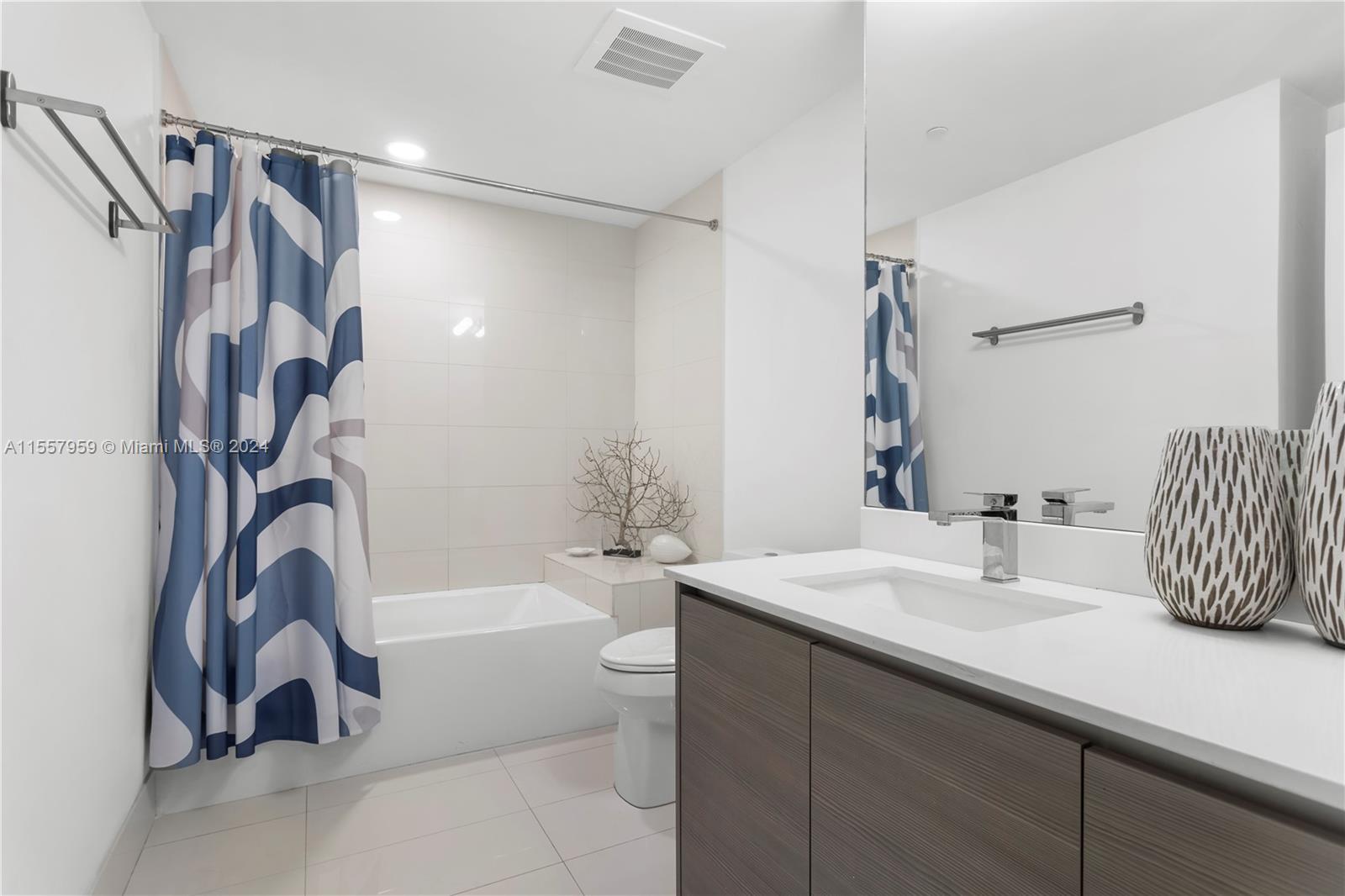 460 NE 28th St 605, Miami, Florida 33137, 2 Bedrooms Bedrooms, ,2 BathroomsBathrooms,Residential,For Sale,460 NE 28th St 605,A11557959