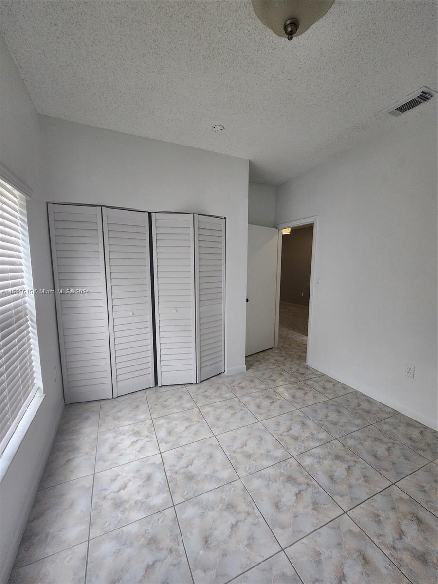 8118 NW 200th St, Hialeah, Florida 33015, 3 Bedrooms Bedrooms, ,2 BathroomsBathrooms,Residentiallease,For Rent,8118 NW 200th St,A11562645