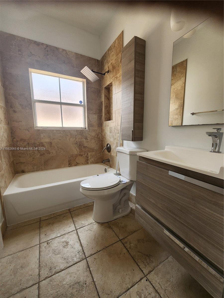 8118 NW 200th St, Hialeah, Florida 33015, 3 Bedrooms Bedrooms, ,2 BathroomsBathrooms,Residentiallease,For Rent,8118 NW 200th St,A11562645