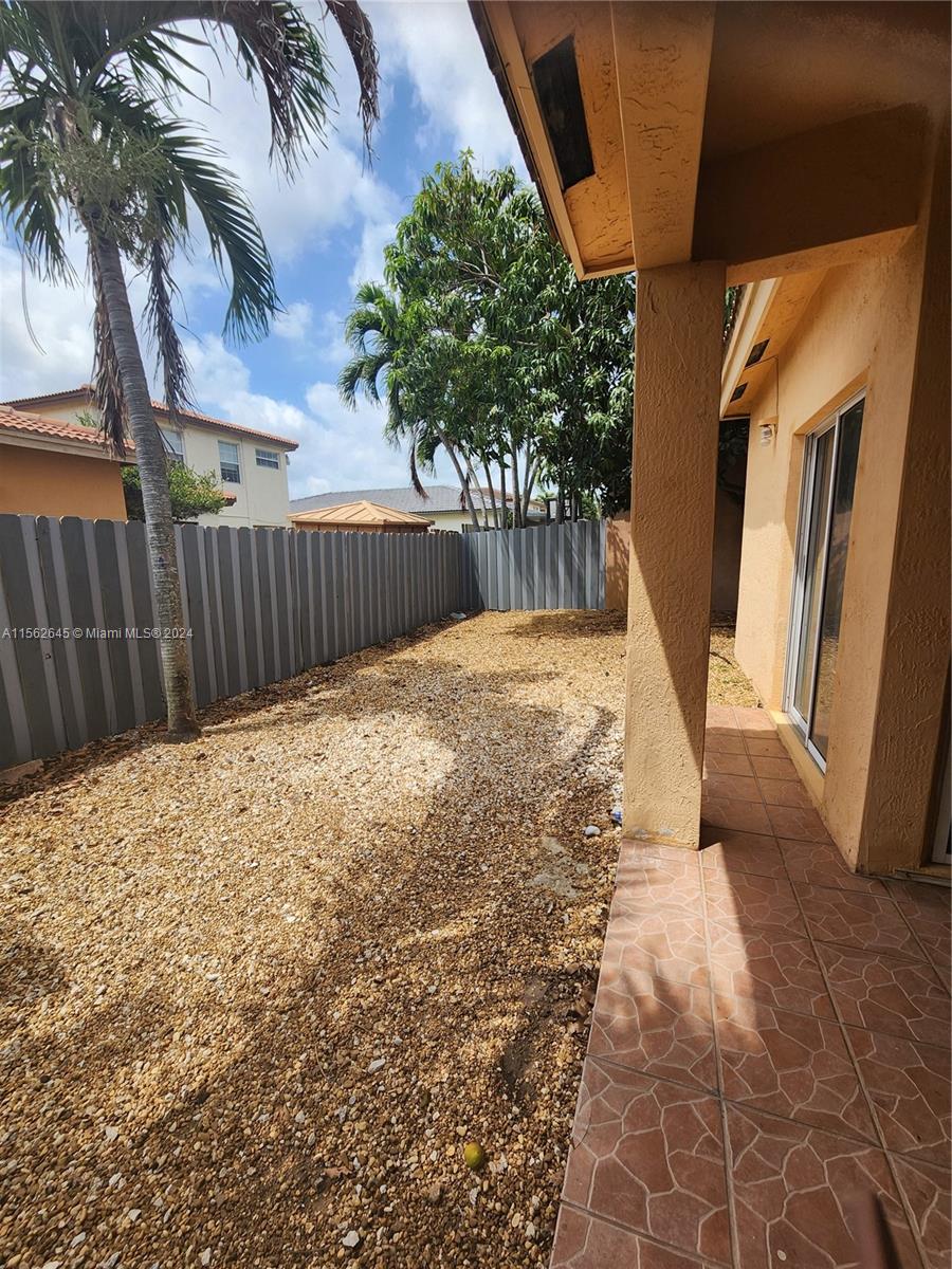 8118 NW 200th St, Hialeah, Florida 33015, 3 Bedrooms Bedrooms, ,2 BathroomsBathrooms,Residentiallease,For Rent,8118 NW 200th St,A11562645