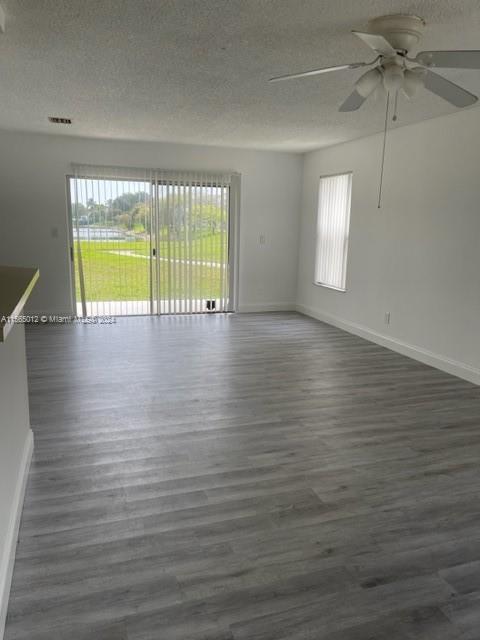 3421 NW 44th St 106, Oakland Park, FL 33309