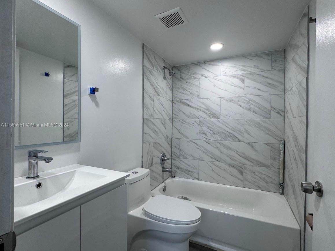 850 N Miami Ave W-2108, Miami, Florida 33132, 2 Bedrooms Bedrooms, ,2 BathroomsBathrooms,Residentiallease,For Rent,850 N Miami Ave W-2108,A11565551