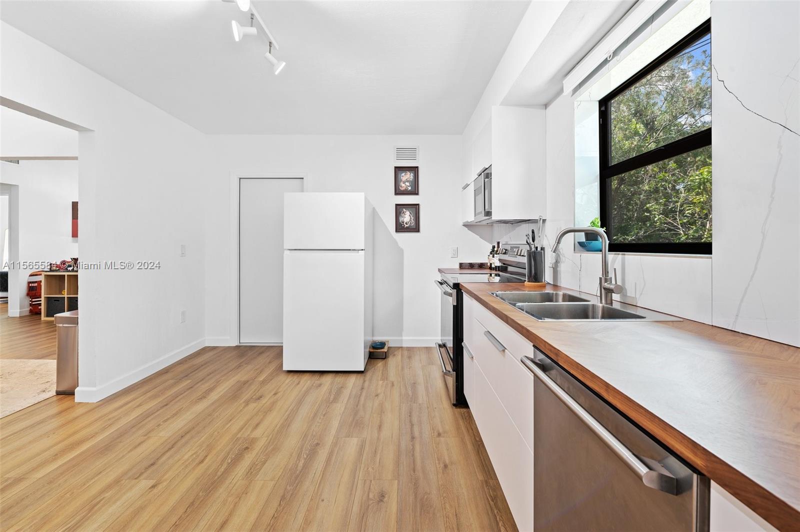 2631 Roosevelt St, Hollywood, Florida 33020, 3 Bedrooms Bedrooms, ,2 BathroomsBathrooms,Residential,For Sale,2631 Roosevelt St,A11565584