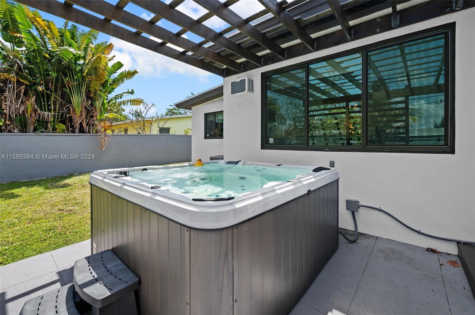 2631 Roosevelt St, Hollywood, Florida 33020, 3 Bedrooms Bedrooms, ,2 BathroomsBathrooms,Residential,For Sale,2631 Roosevelt St,A11565584