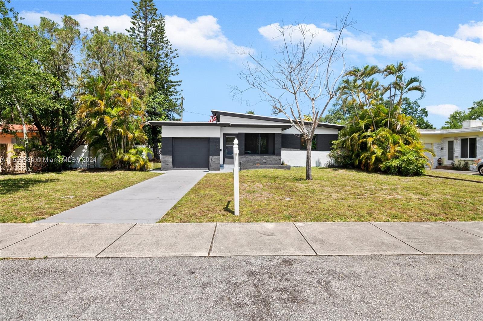 2631 Roosevelt St, Hollywood, Florida 33020, 3 Bedrooms Bedrooms, ,2 BathroomsBathrooms,Residential,For Sale,2631 Roosevelt St,A11565584