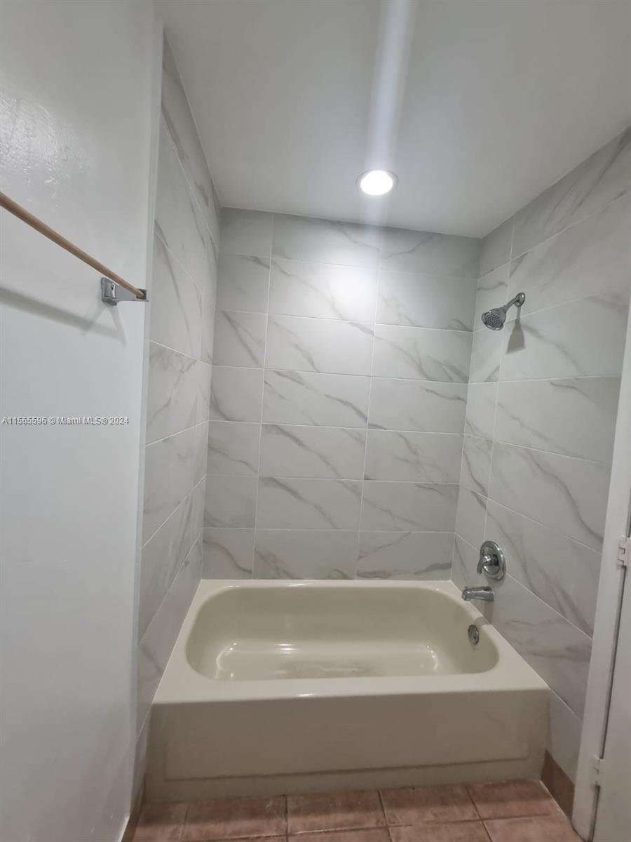 6707 NW 193rd Ln 0, Hialeah, Florida 33015, 2 Bedrooms Bedrooms, ,2 BathroomsBathrooms,Residentiallease,For Rent,6707 NW 193rd Ln 0,A11565596