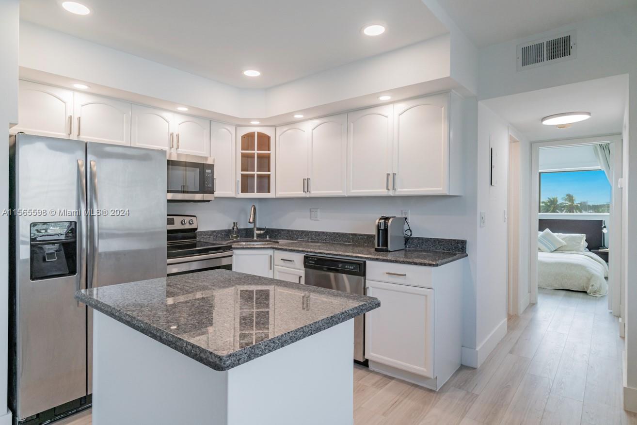 300 Oregon St 309, Hollywood, Florida 33019, 1 Bedroom Bedrooms, ,1 BathroomBathrooms,Residential,For Sale,300 Oregon St 309,A11565598