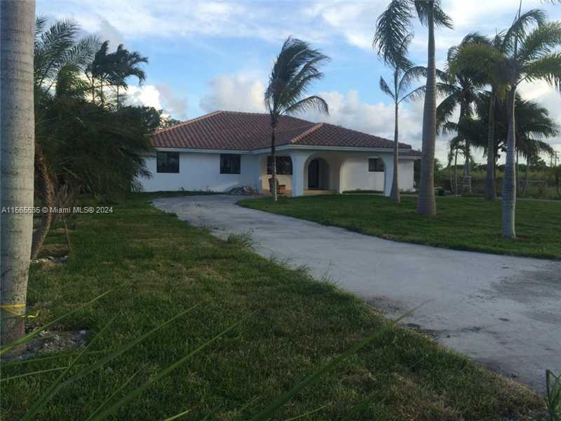 Exterior​​‌​​​​‌​​‌‌​‌‌​​​‌‌​‌​‌​‌​​​‌​​ Front