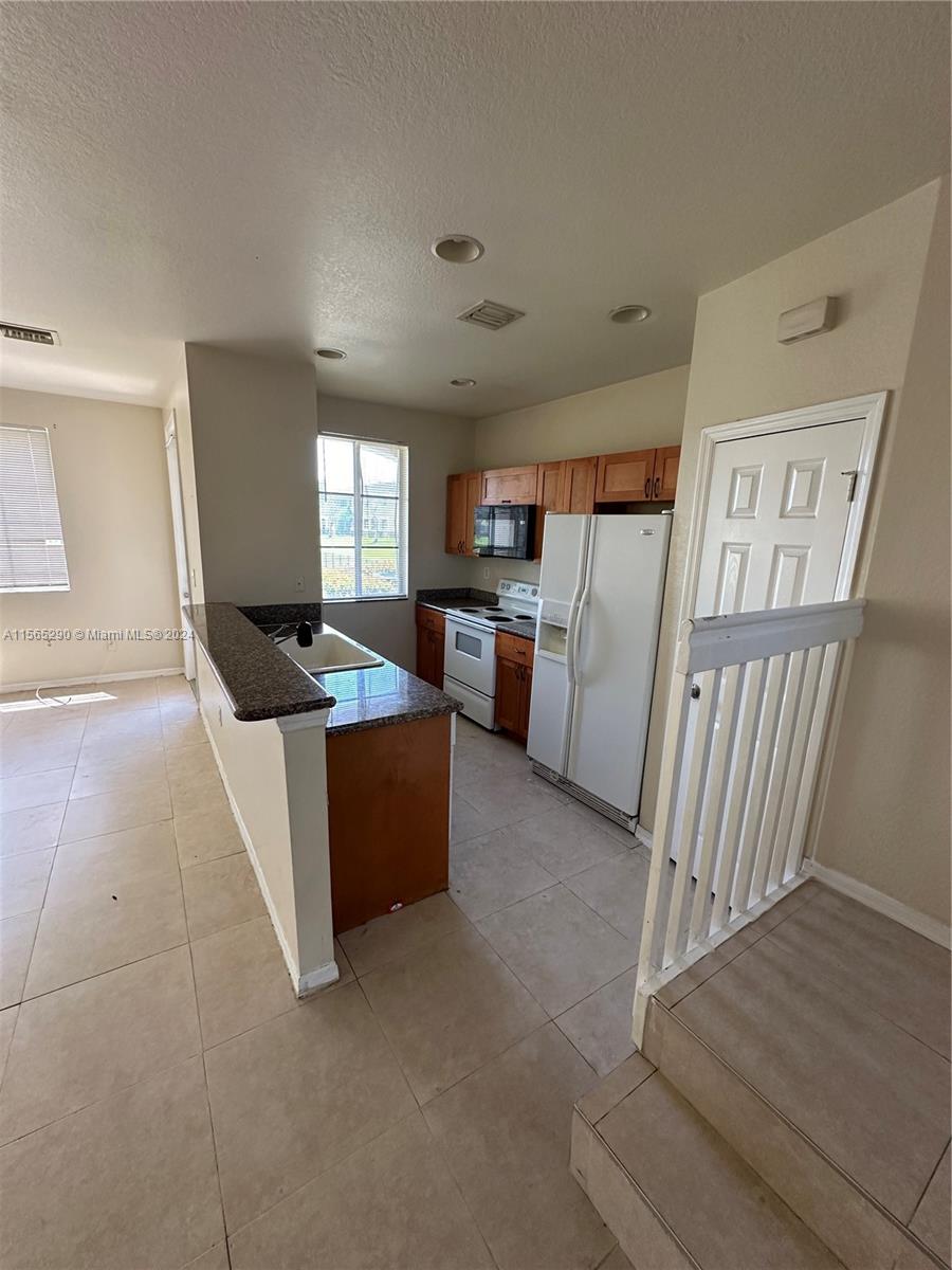 6052 SW 19th Ct, North Lauderdale, Florida 33068, 3 Bedrooms Bedrooms, ,3 BathroomsBathrooms,Residentiallease,For Rent,6052 SW 19th Ct,A11565290