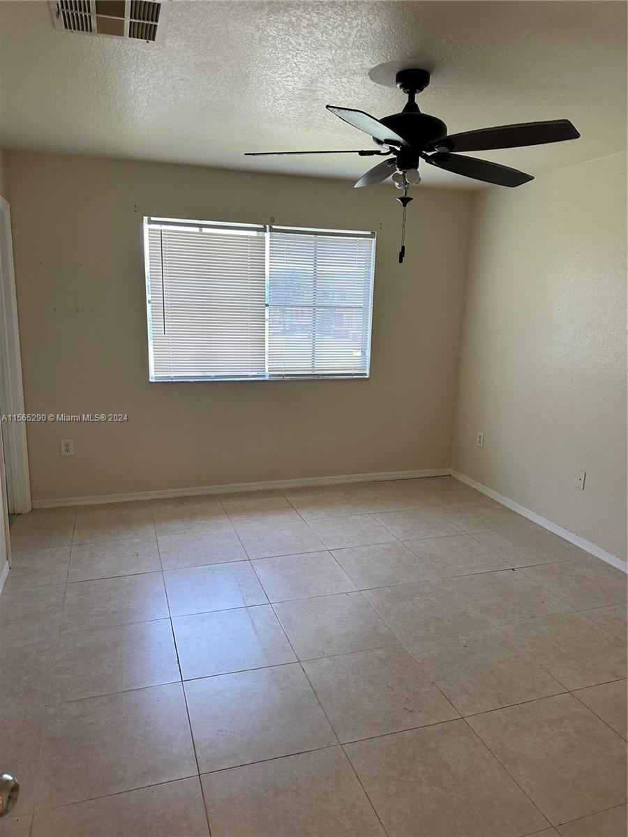 6052 SW 19th Ct, North Lauderdale, Florida 33068, 3 Bedrooms Bedrooms, ,3 BathroomsBathrooms,Residentiallease,For Rent,6052 SW 19th Ct,A11565290