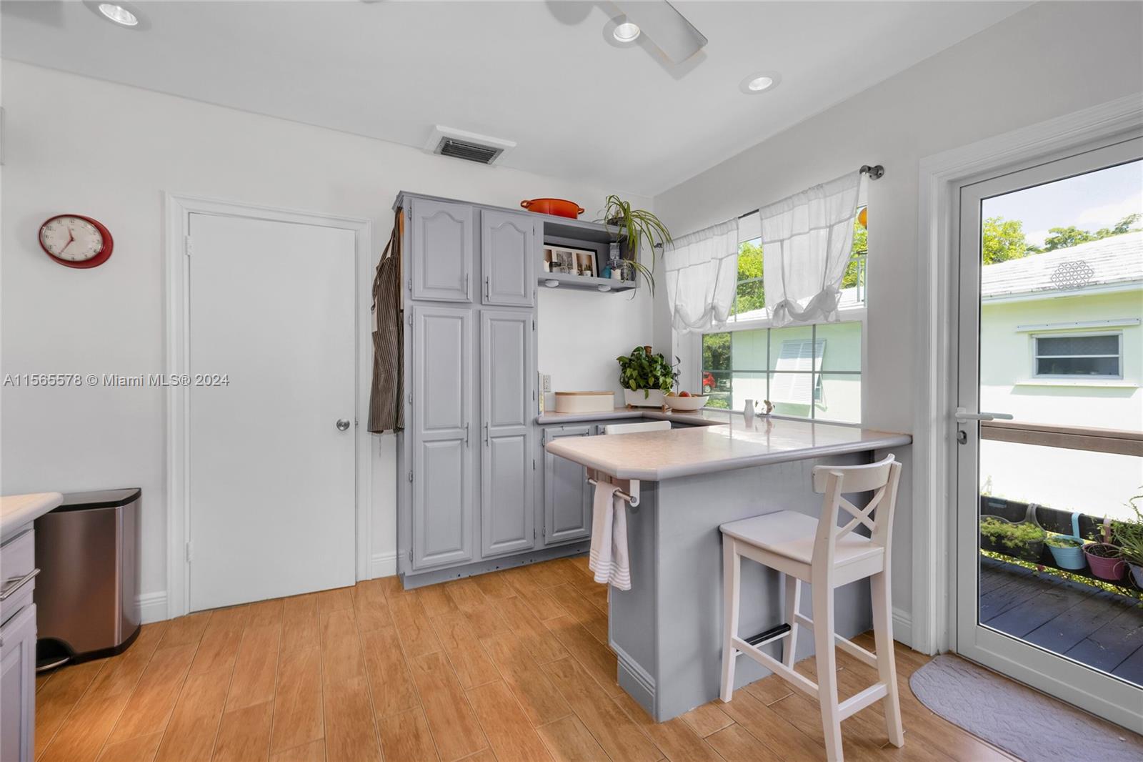 1811 Cortez St, Coral Gables, Florida 33134, 2 Bedrooms Bedrooms, ,2 BathroomsBathrooms,Residential,For Sale,1811 Cortez St,A11565578