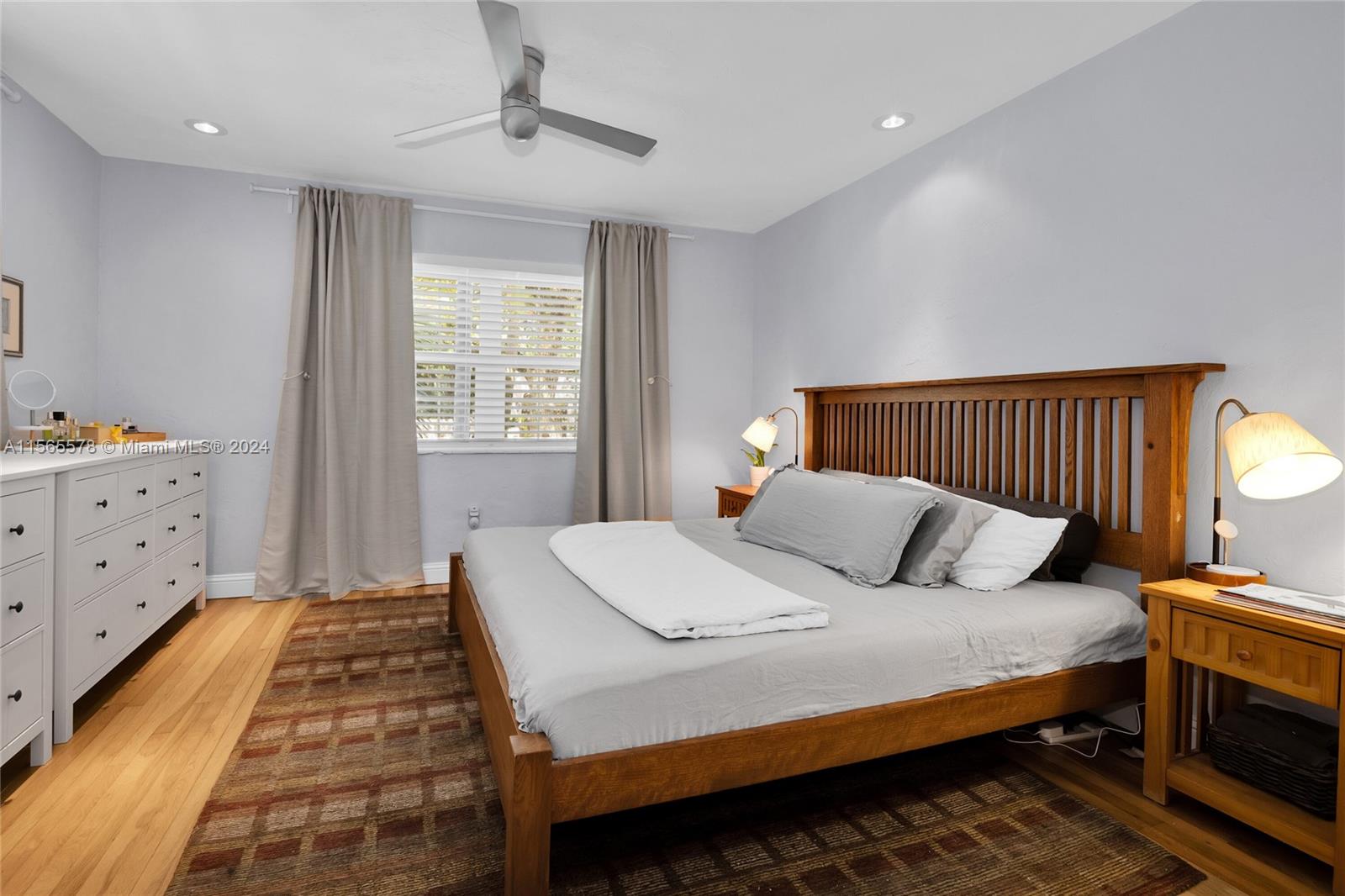 1811 Cortez St, Coral Gables, Florida 33134, 2 Bedrooms Bedrooms, ,2 BathroomsBathrooms,Residential,For Sale,1811 Cortez St,A11565578