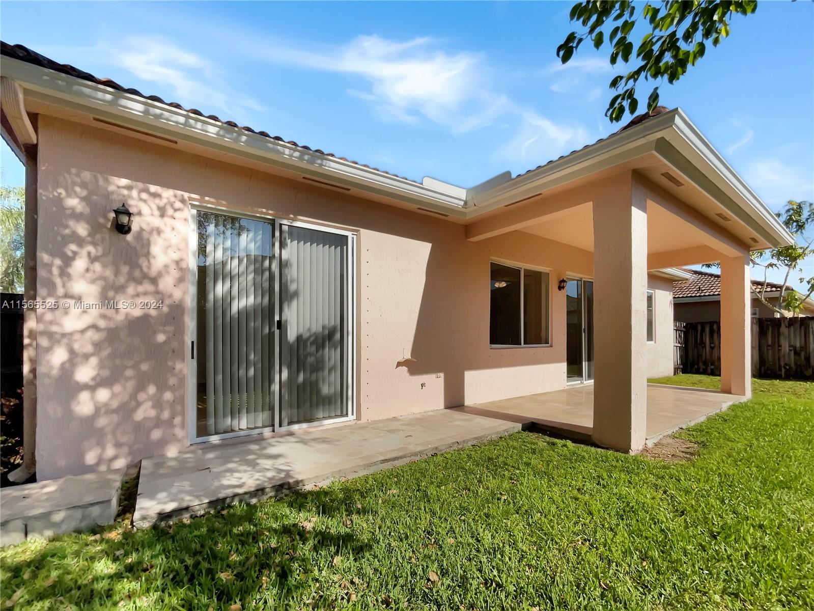 670 SE 29th Dr, Homestead, Florida 33033, 3 Bedrooms Bedrooms, ,2 BathroomsBathrooms,Residential,For Sale,670 SE 29th Dr,A11565525