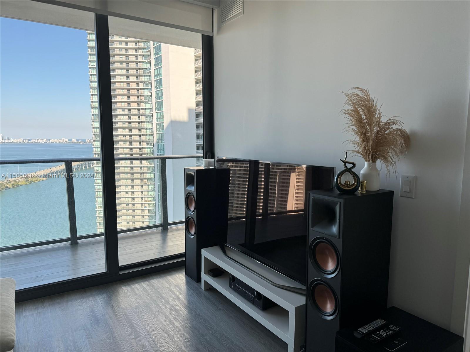 501 NE 31st St 2903, Miami, Florida 33137, 1 Bedroom Bedrooms, ,2 BathroomsBathrooms,Residentiallease,For Rent,501 NE 31st St 2903,A11565608