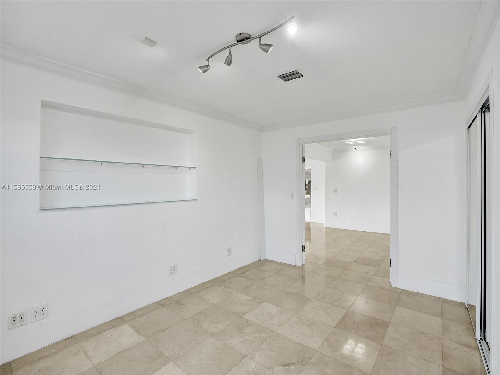 21010 NE 25th ct, North Miami Beach, Florida 33180, 5 Bedrooms Bedrooms, ,3 BathroomsBathrooms,Residentiallease,For Rent,21010 NE 25th ct,A11565558