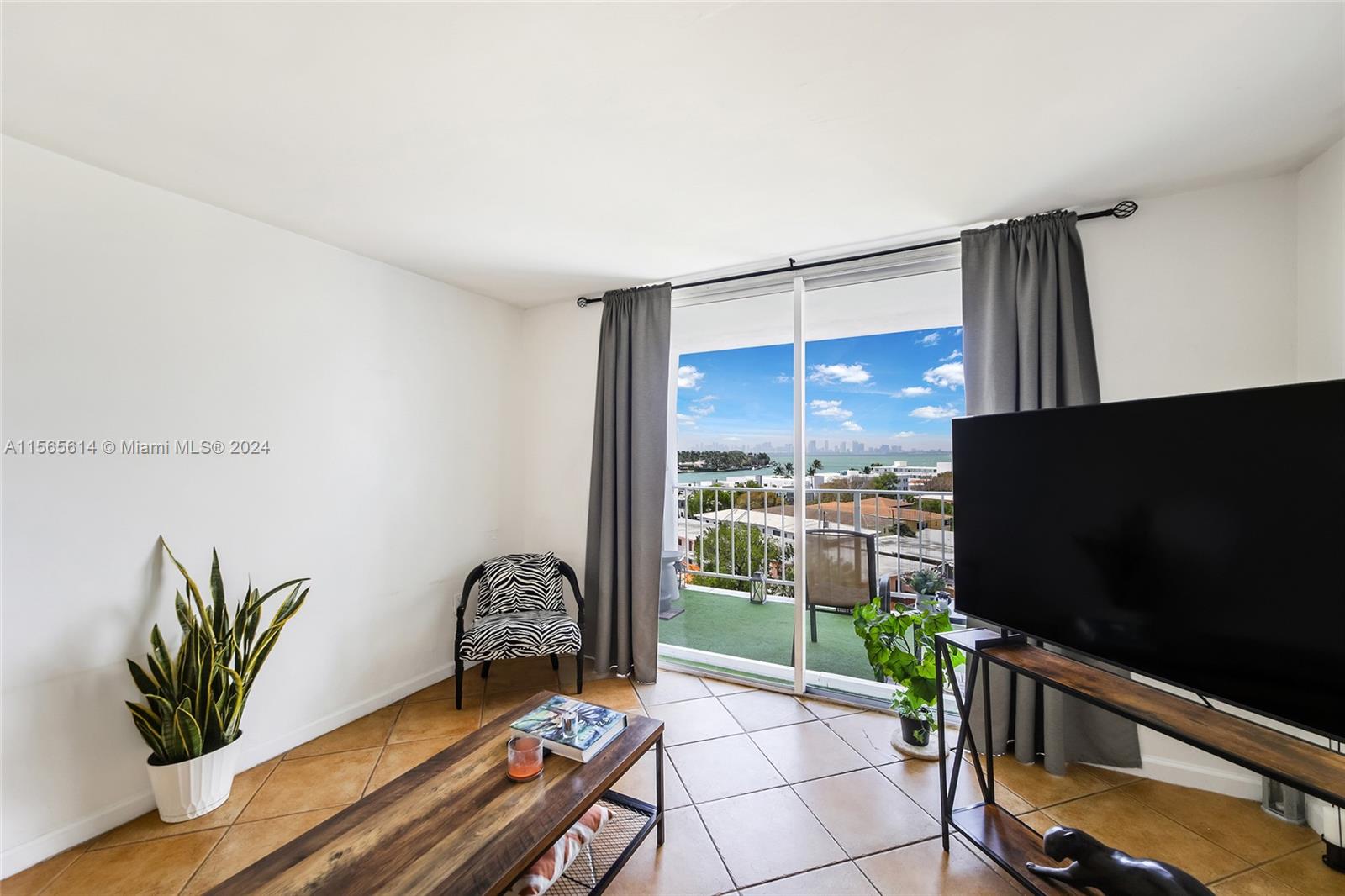 6900 Bay Dr 7A, Miami Beach, Florida 33141, 1 Bedroom Bedrooms, ,1 BathroomBathrooms,Residential,For Sale,6900 Bay Dr 7A,A11565614