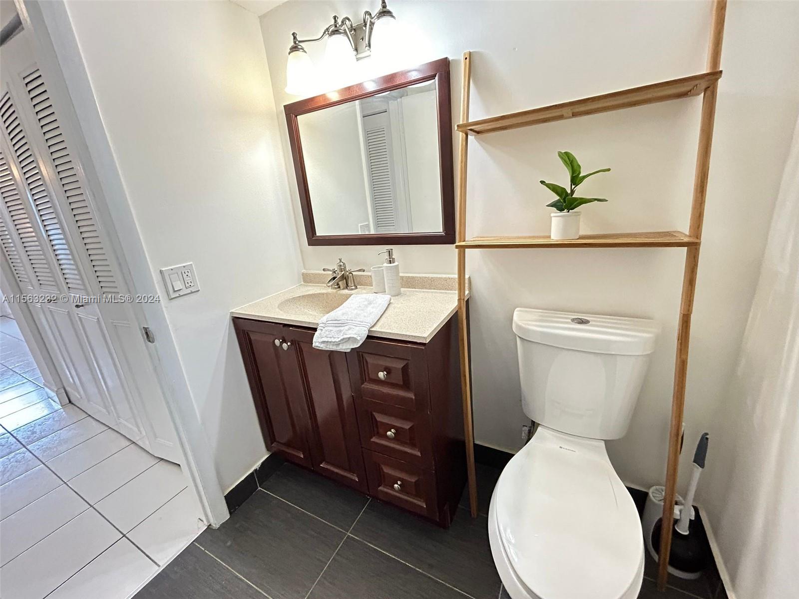 600 NE 25th St 44, Miami, Florida 33137, 1 Bedroom Bedrooms, ,1 BathroomBathrooms,Residential,For Sale,600 NE 25th St 44,A11563232