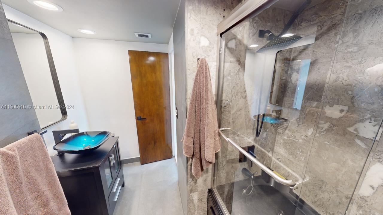 800 West Ave 529, Miami Beach, Florida 33139, 1 Bedroom Bedrooms, ,1 BathroomBathrooms,Residential,For Sale,800 West Ave 529,A11565610