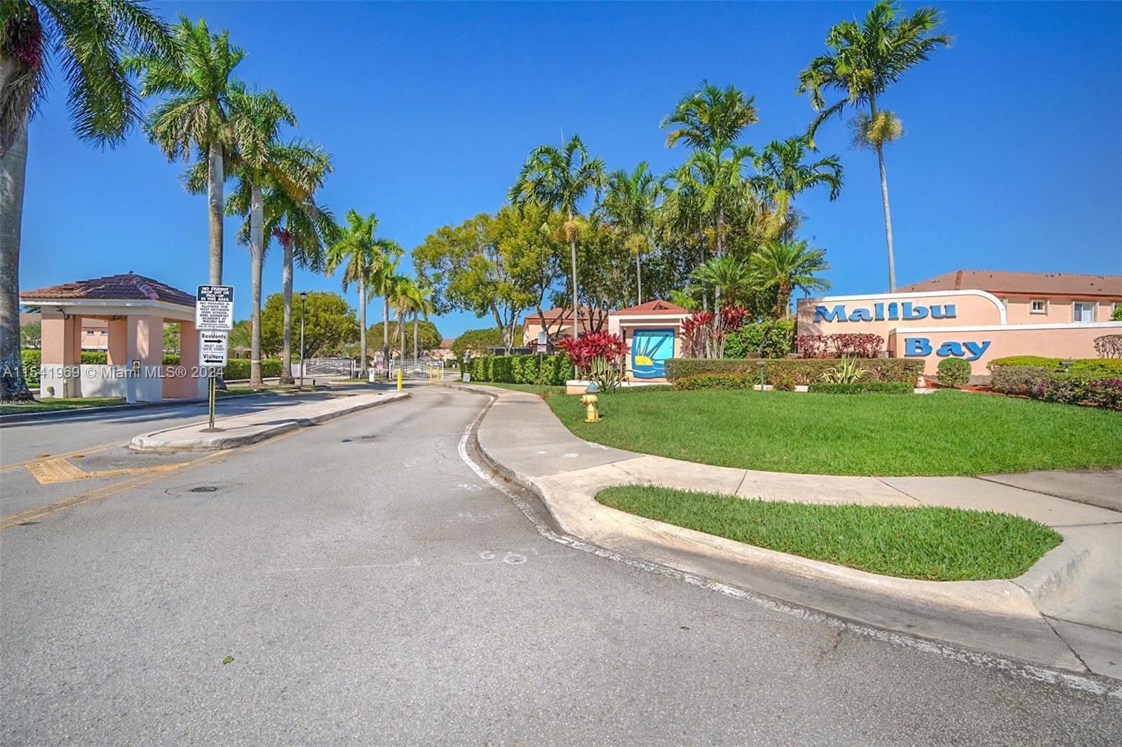 20803 NW 1st St 1, Pembroke Pines, Florida 33029, 3 Bedrooms Bedrooms, 2 Rooms Rooms,2 BathroomsBathrooms,Residential,For Sale,20803 NW 1st St 1,A11541969