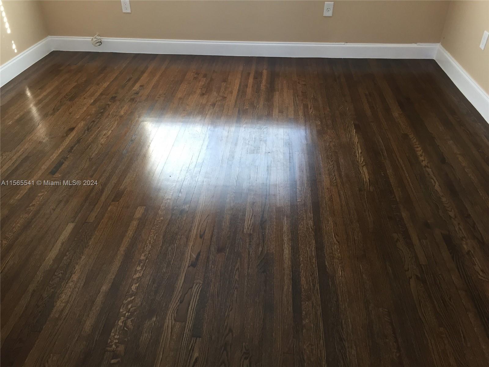 1300 Salzedo St 10, Coral Gables, Florida 33134, 1 Bedroom Bedrooms, ,1 BathroomBathrooms,Residentiallease,For Rent,1300 Salzedo St 10,A11565541