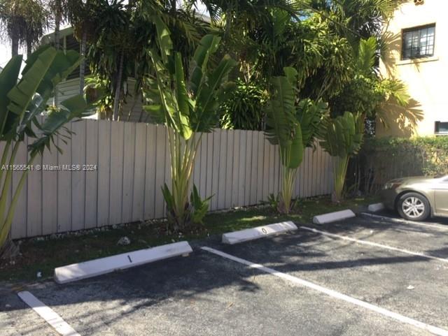 1300 Salzedo St 10, Coral Gables, Florida 33134, 1 Bedroom Bedrooms, ,1 BathroomBathrooms,Residentiallease,For Rent,1300 Salzedo St 10,A11565541