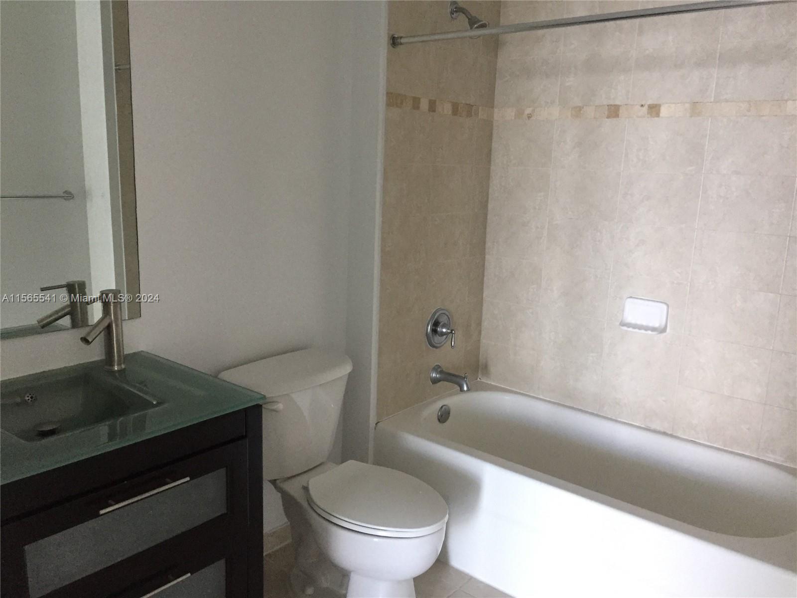 1300 Salzedo St 10, Coral Gables, Florida 33134, 1 Bedroom Bedrooms, ,1 BathroomBathrooms,Residentiallease,For Rent,1300 Salzedo St 10,A11565541