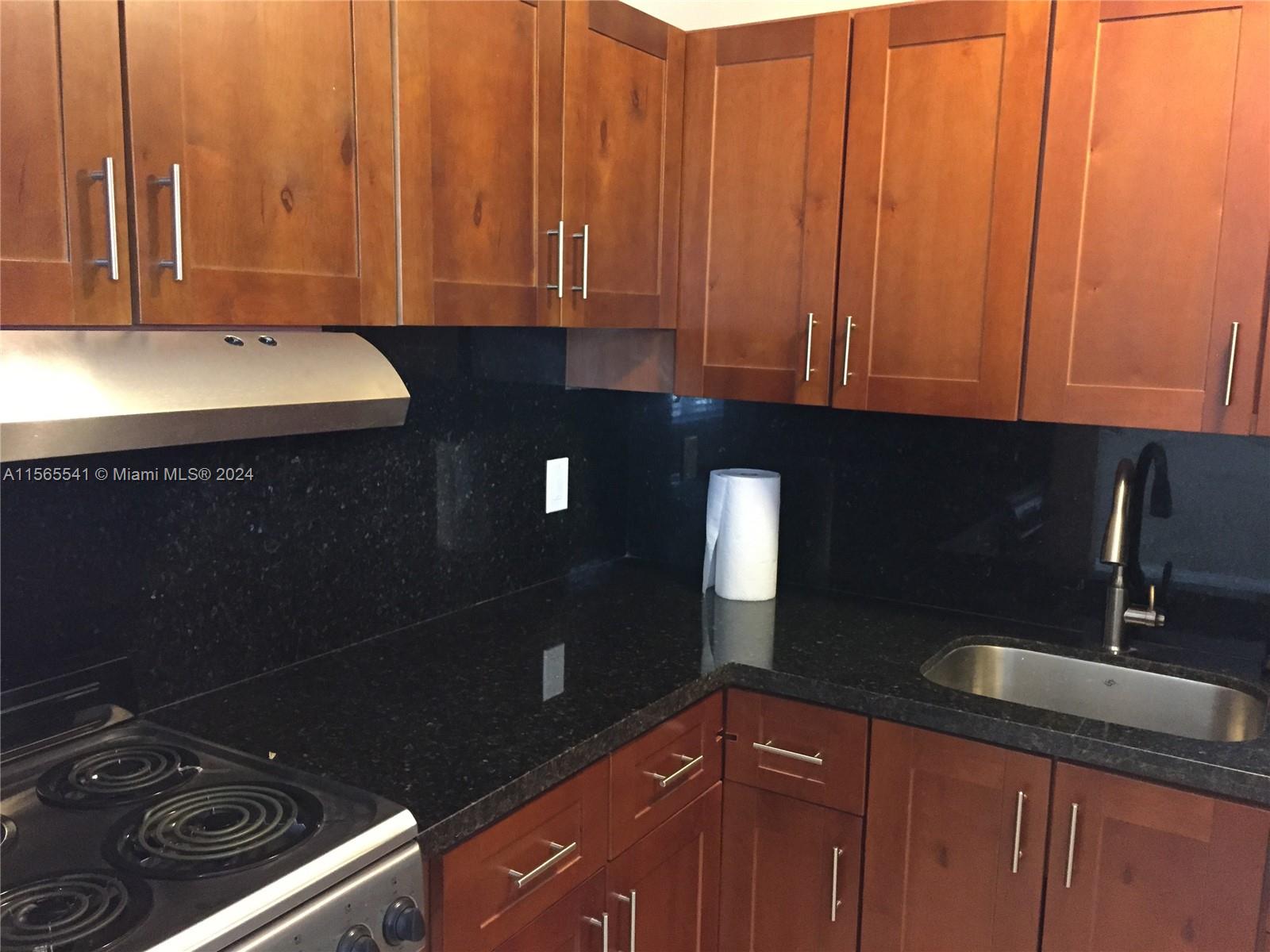 1300 Salzedo St 10, Coral Gables, Florida 33134, 1 Bedroom Bedrooms, ,1 BathroomBathrooms,Residentiallease,For Rent,1300 Salzedo St 10,A11565541