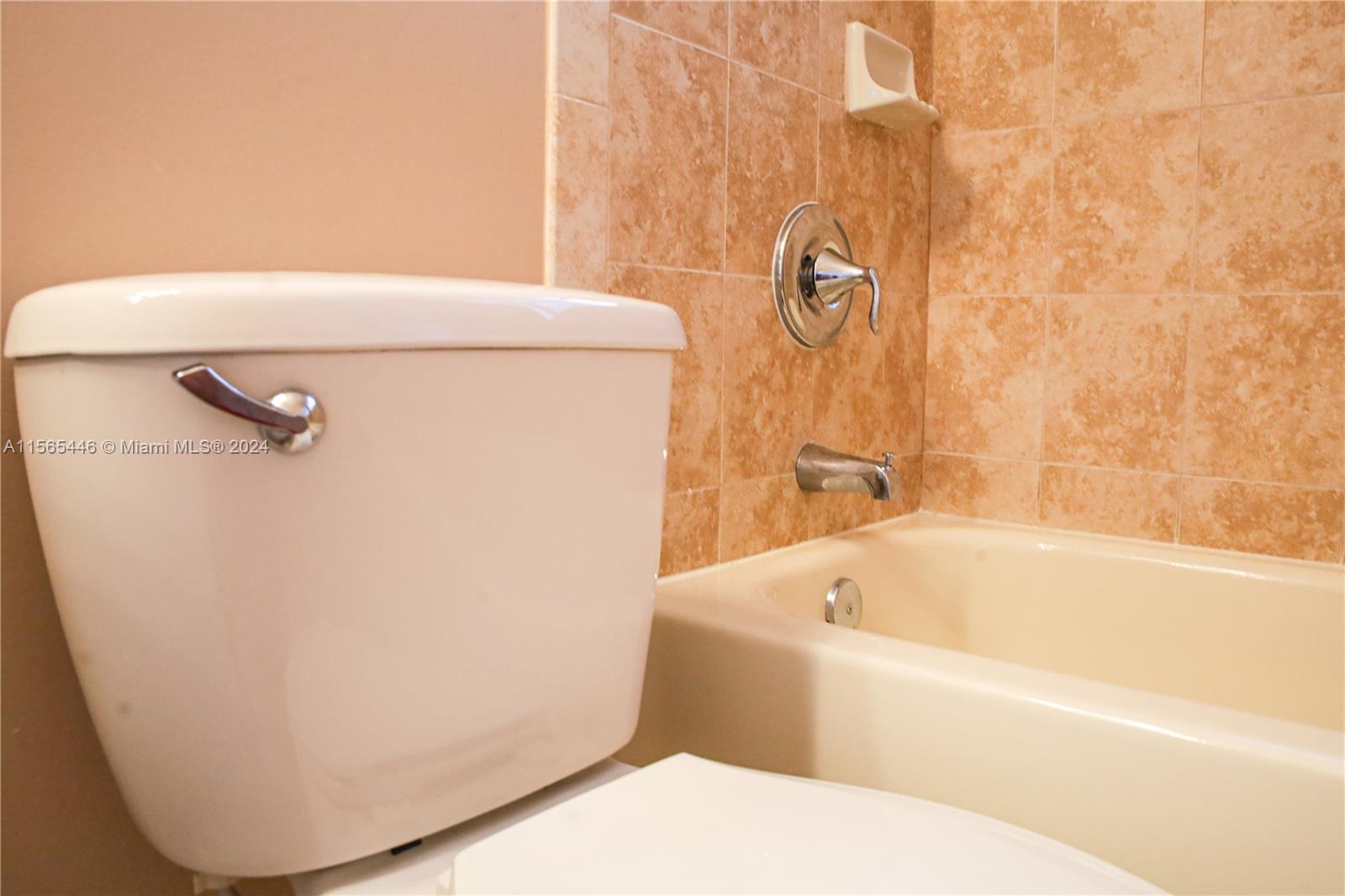 3488 NE 1st St 3488, Homestead, Florida 33033, 3 Bedrooms Bedrooms, ,2 BathroomsBathrooms,Residentiallease,For Rent,3488 NE 1st St 3488,A11565446