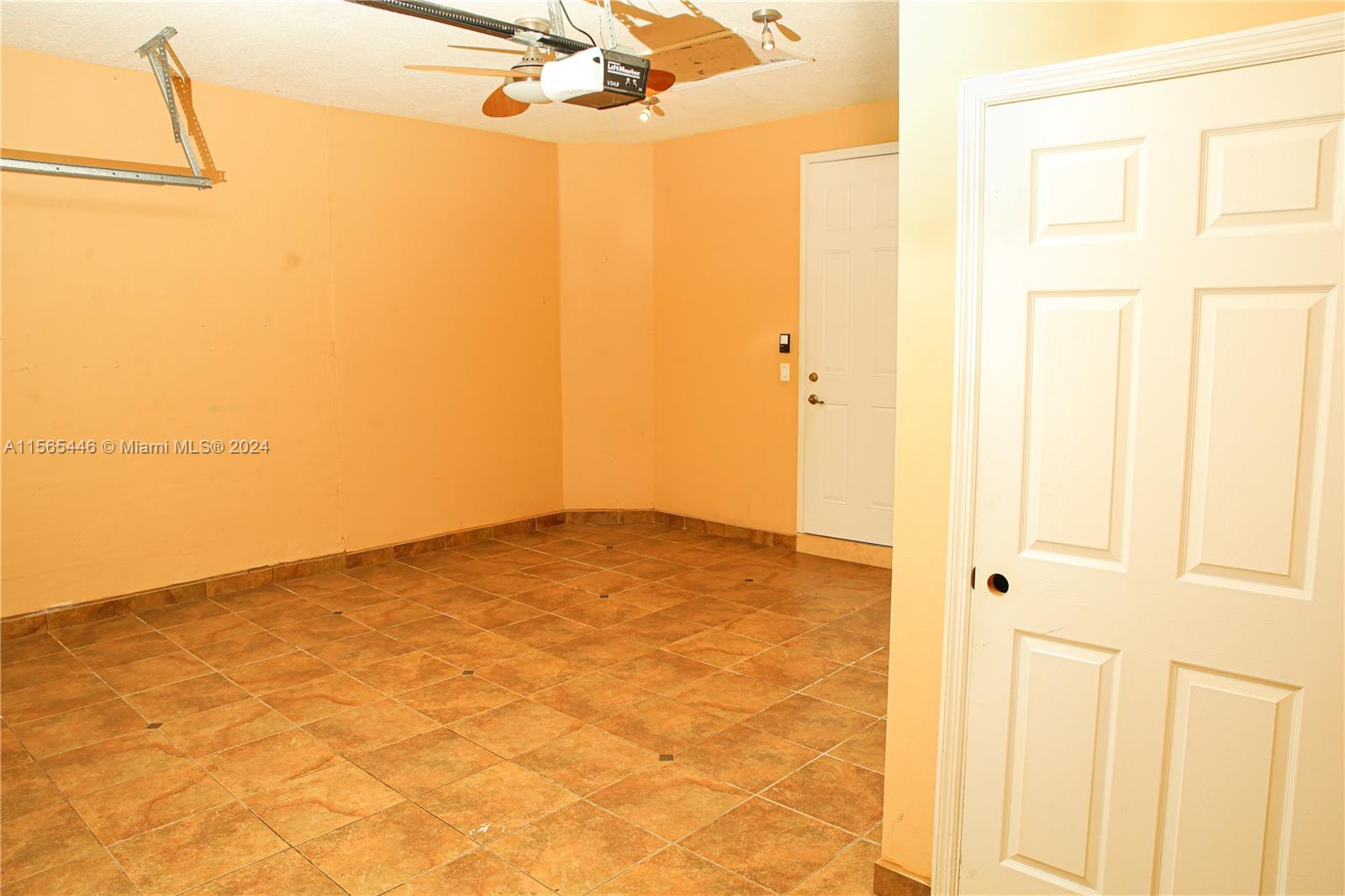 3488 NE 1st St 3488, Homestead, Florida 33033, 3 Bedrooms Bedrooms, ,2 BathroomsBathrooms,Residentiallease,For Rent,3488 NE 1st St 3488,A11565446