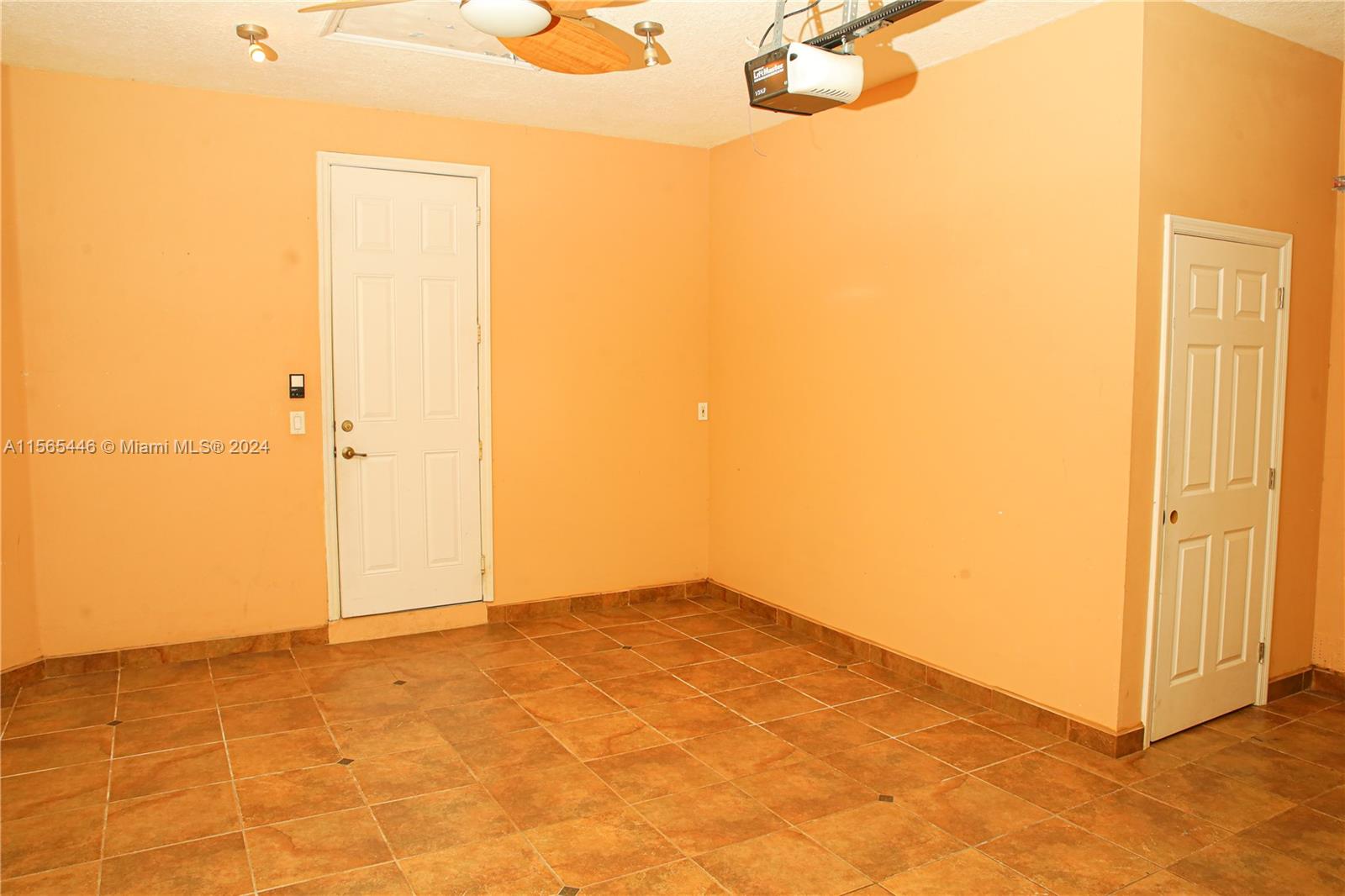 3488 NE 1st St 3488, Homestead, Florida 33033, 3 Bedrooms Bedrooms, ,2 BathroomsBathrooms,Residentiallease,For Rent,3488 NE 1st St 3488,A11565446