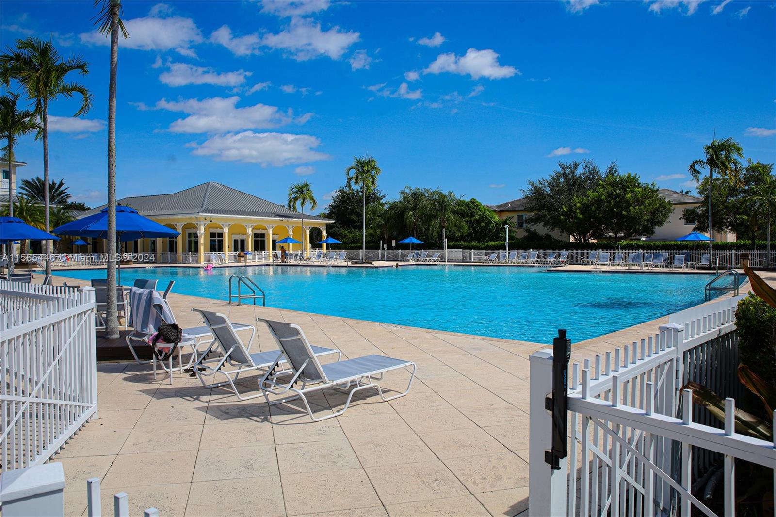 3488 NE 1st St 3488, Homestead, Florida 33033, 3 Bedrooms Bedrooms, ,2 BathroomsBathrooms,Residentiallease,For Rent,3488 NE 1st St 3488,A11565446