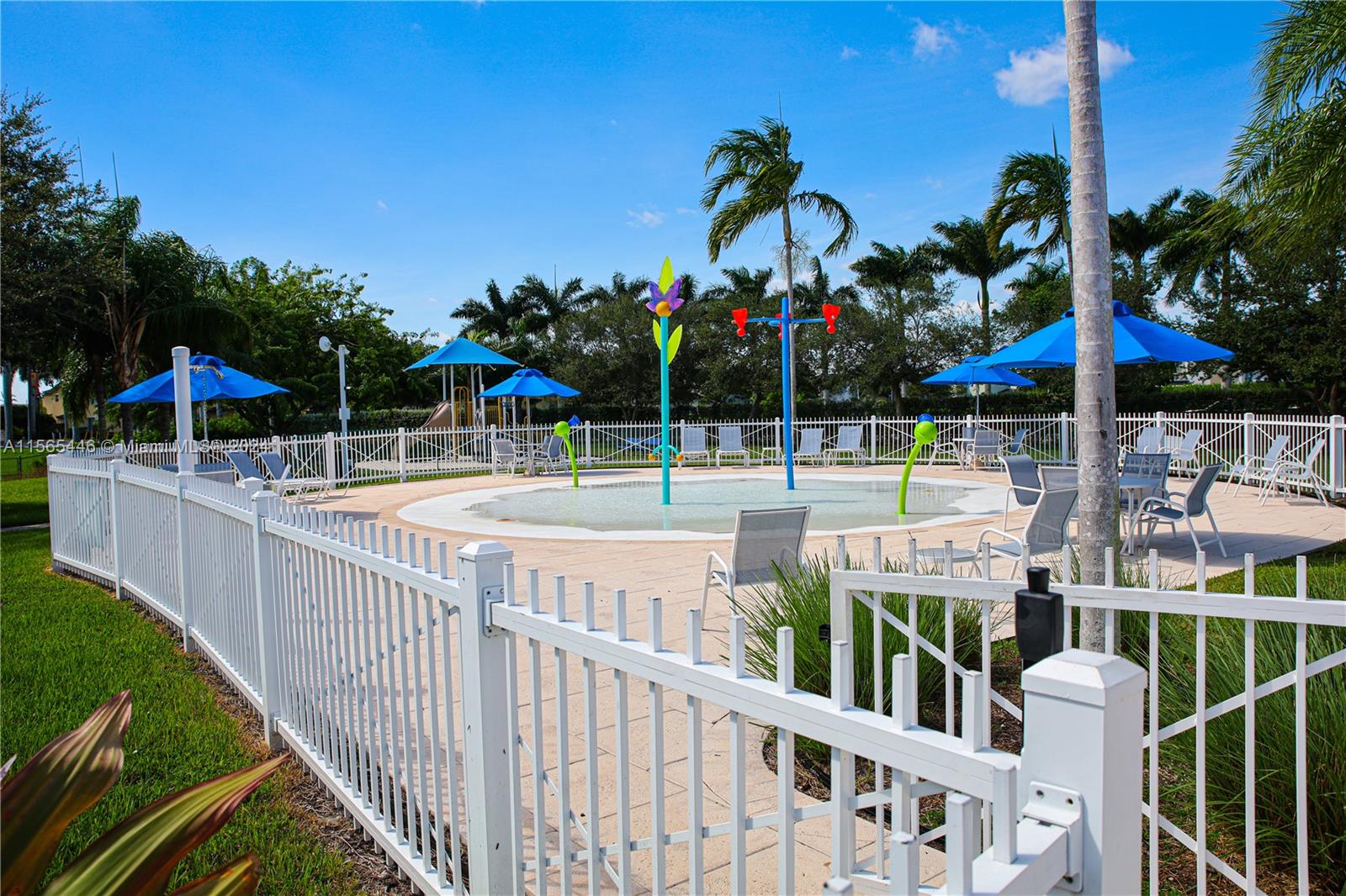 3488 NE 1st St 3488, Homestead, Florida 33033, 3 Bedrooms Bedrooms, ,2 BathroomsBathrooms,Residentiallease,For Rent,3488 NE 1st St 3488,A11565446