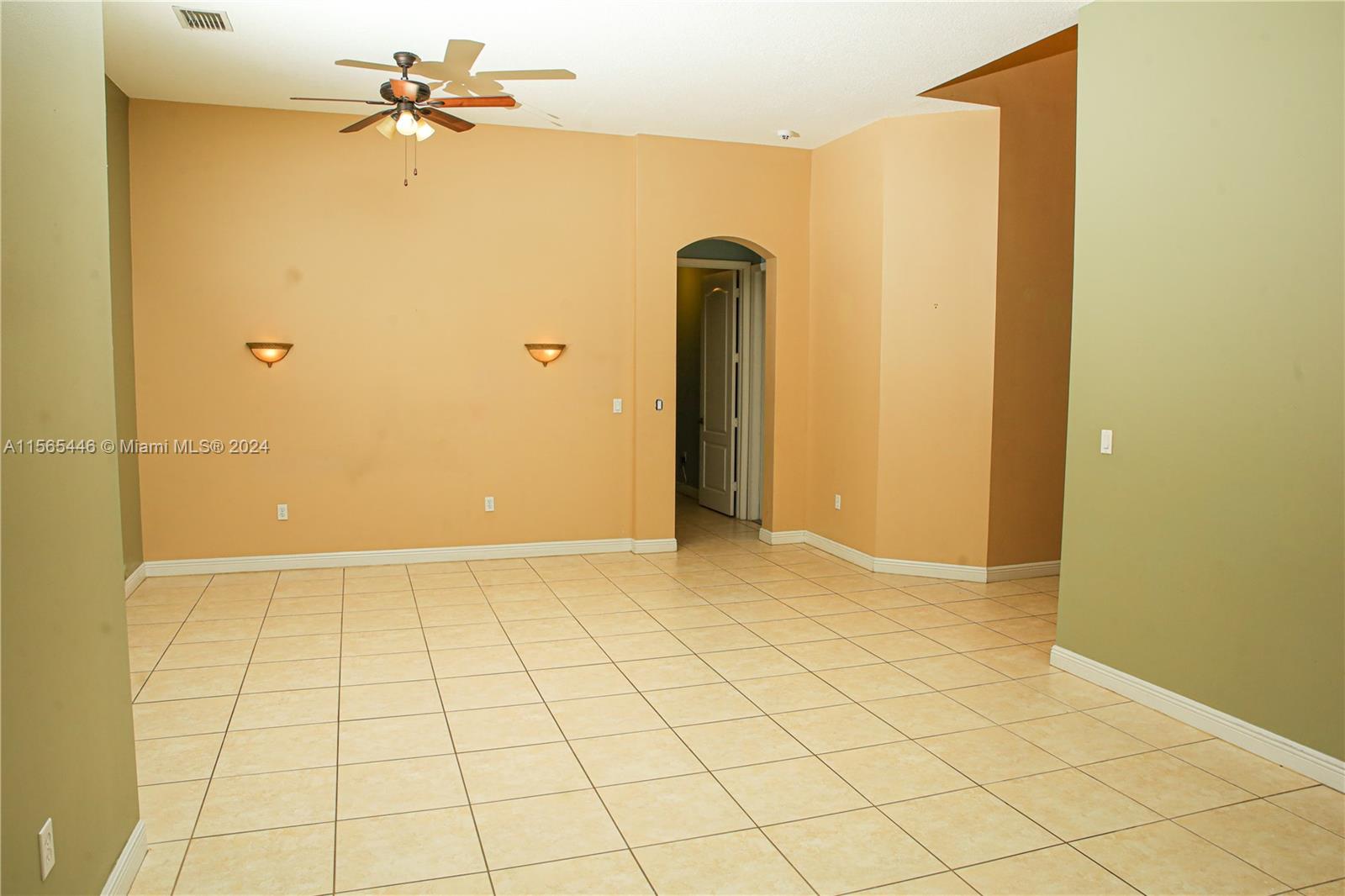 3488 NE 1st St 3488, Homestead, Florida 33033, 3 Bedrooms Bedrooms, ,2 BathroomsBathrooms,Residentiallease,For Rent,3488 NE 1st St 3488,A11565446