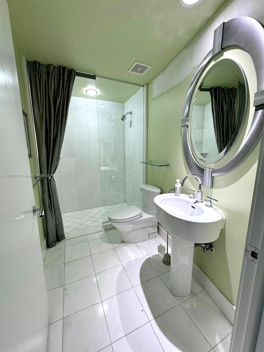 2950 NE 188th St 403, Aventura, Florida 33180, 1 Bedroom Bedrooms, ,2 BathroomsBathrooms,Residentiallease,For Rent,2950 NE 188th St 403,A11565742