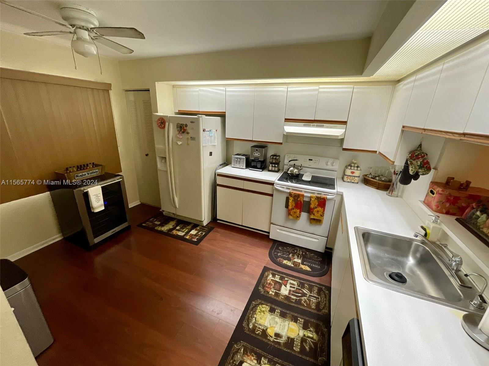 Pembroke Pines, Florida 33027, 2 Bedrooms Bedrooms, ,2 BathroomsBathrooms,Residential,For Sale,A11565774
