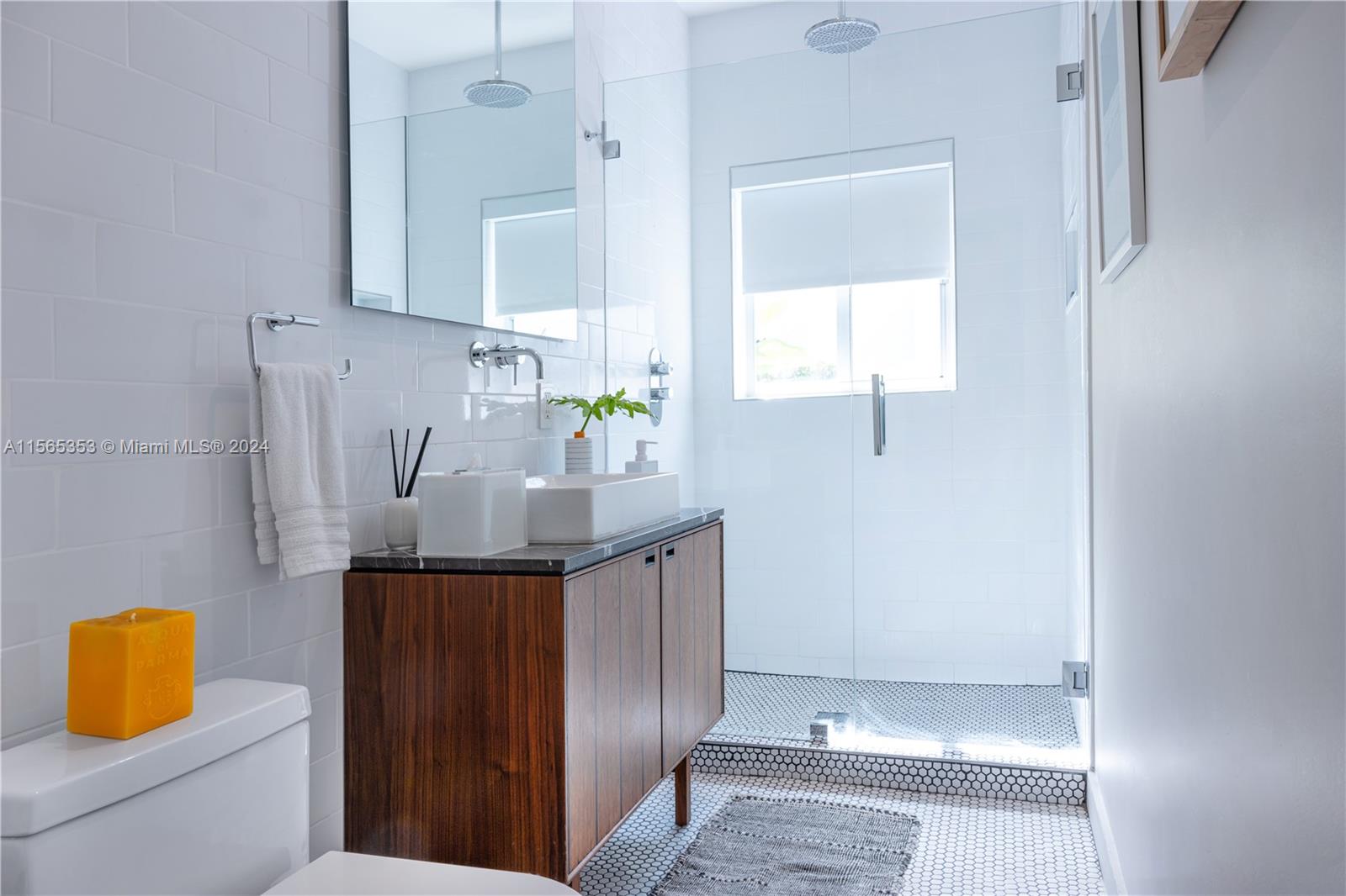 635 NE 52nd St, Miami, Florida 33137, 2 Bedrooms Bedrooms, ,2 BathroomsBathrooms,Residentiallease,For Rent,635 NE 52nd St,A11565353