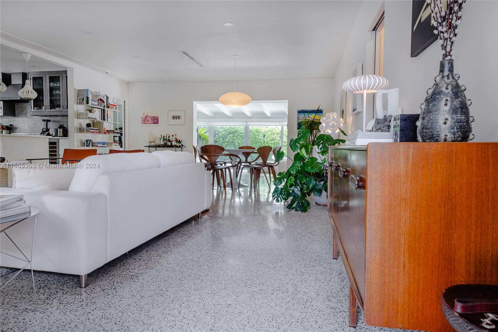 635 NE 52nd St, Miami, Florida 33137, 2 Bedrooms Bedrooms, ,2 BathroomsBathrooms,Residentiallease,For Rent,635 NE 52nd St,A11565353