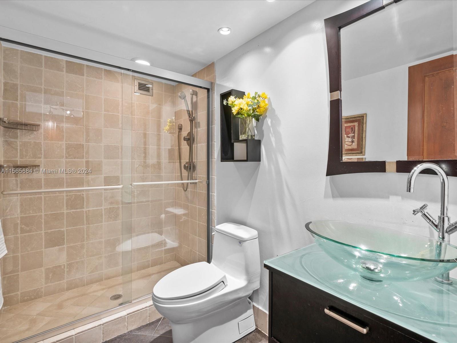 200 Leslie Dr 329, Hallandale Beach, Florida 33009, 1 Bedroom Bedrooms, ,2 BathroomsBathrooms,Residential,For Sale,200 Leslie Dr 329,A11565684