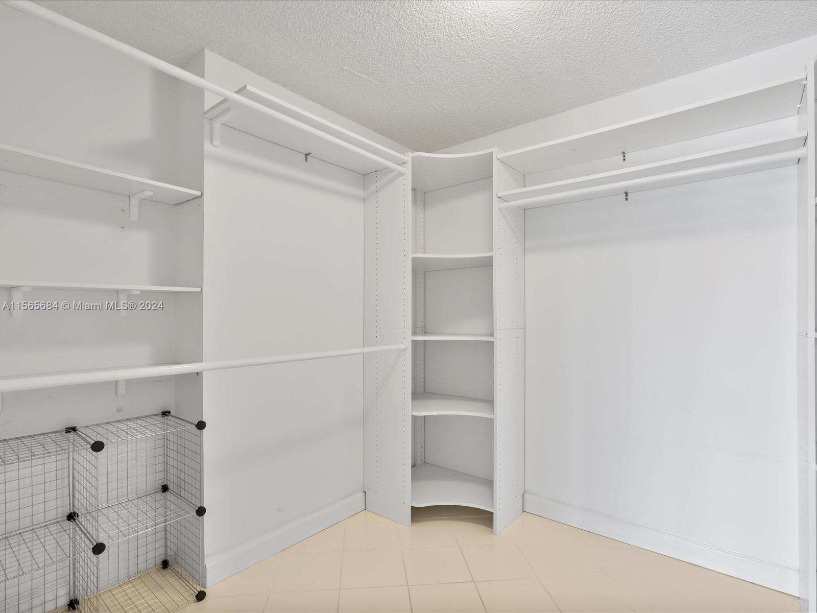 200 Leslie Dr 329, Hallandale Beach, Florida 33009, 1 Bedroom Bedrooms, ,2 BathroomsBathrooms,Residential,For Sale,200 Leslie Dr 329,A11565684