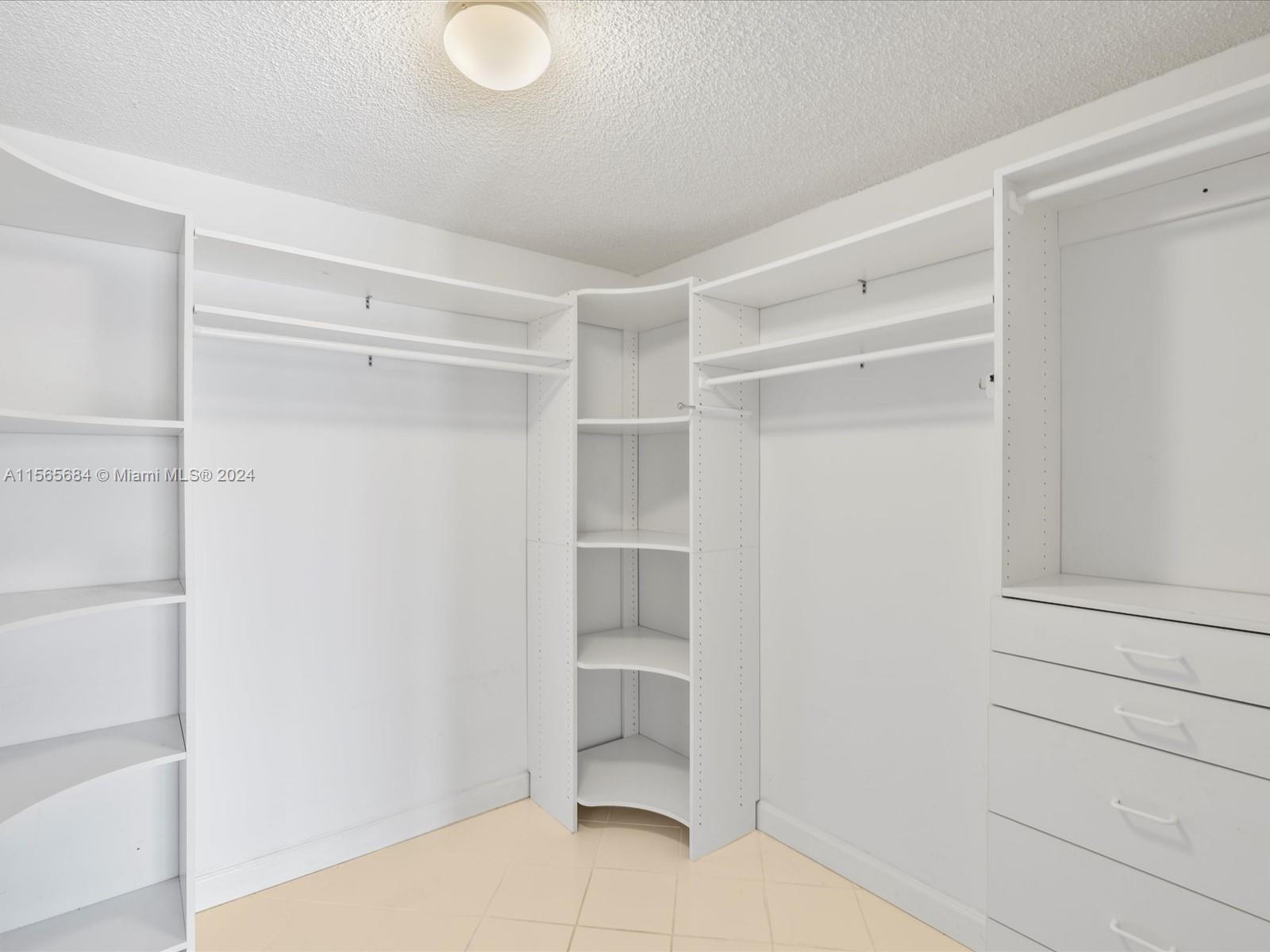 200 Leslie Dr 329, Hallandale Beach, Florida 33009, 1 Bedroom Bedrooms, ,2 BathroomsBathrooms,Residential,For Sale,200 Leslie Dr 329,A11565684