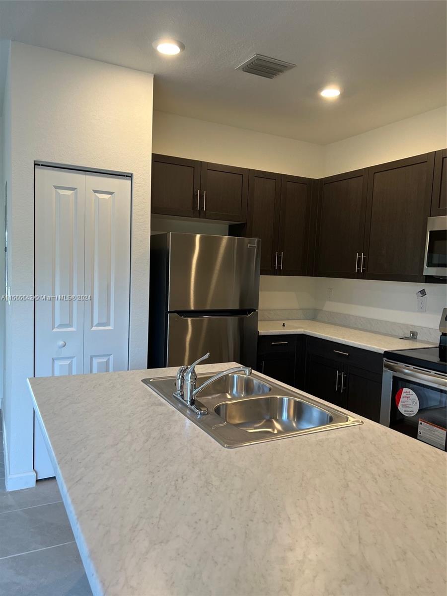 28735 SW 132nd Ct, Homestead, Florida 33033, 3 Bedrooms Bedrooms, ,2 BathroomsBathrooms,Residentiallease,For Rent,28735 SW 132nd Ct,A11565642