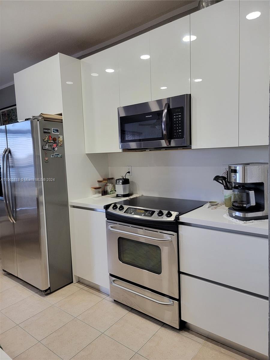 15375 SW 9th Way 15375, Miami, Florida 33194, 3 Bedrooms Bedrooms, ,2 BathroomsBathrooms,Residentiallease,For Rent,15375 SW 9th Way 15375,A11565818