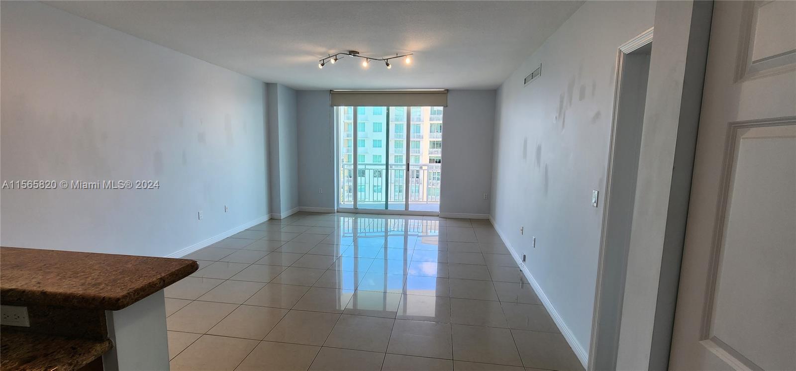 1745 E Hallandale Beach Blvd 2304W, Hallandale Beach, Florida 33009, 1 Bedroom Bedrooms, ,1 BathroomBathrooms,Residentiallease,For Rent,1745 E Hallandale Beach Blvd 2304W,A11565820