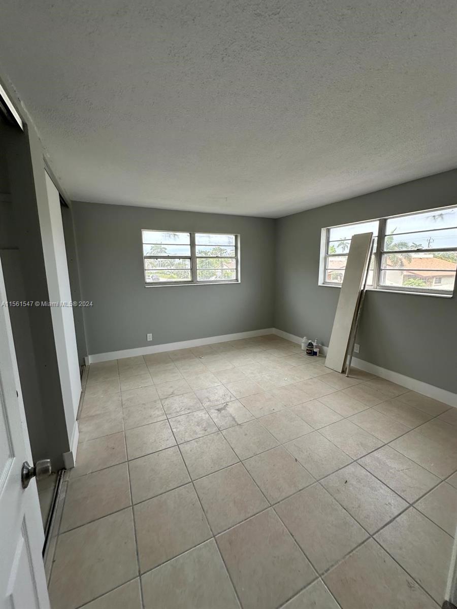 1100 NE 1st Ct 201, Hallandale Beach, Florida 33009, 2 Bedrooms Bedrooms, ,2 BathroomsBathrooms,Residentiallease,For Rent,1100 NE 1st Ct 201,A11561547